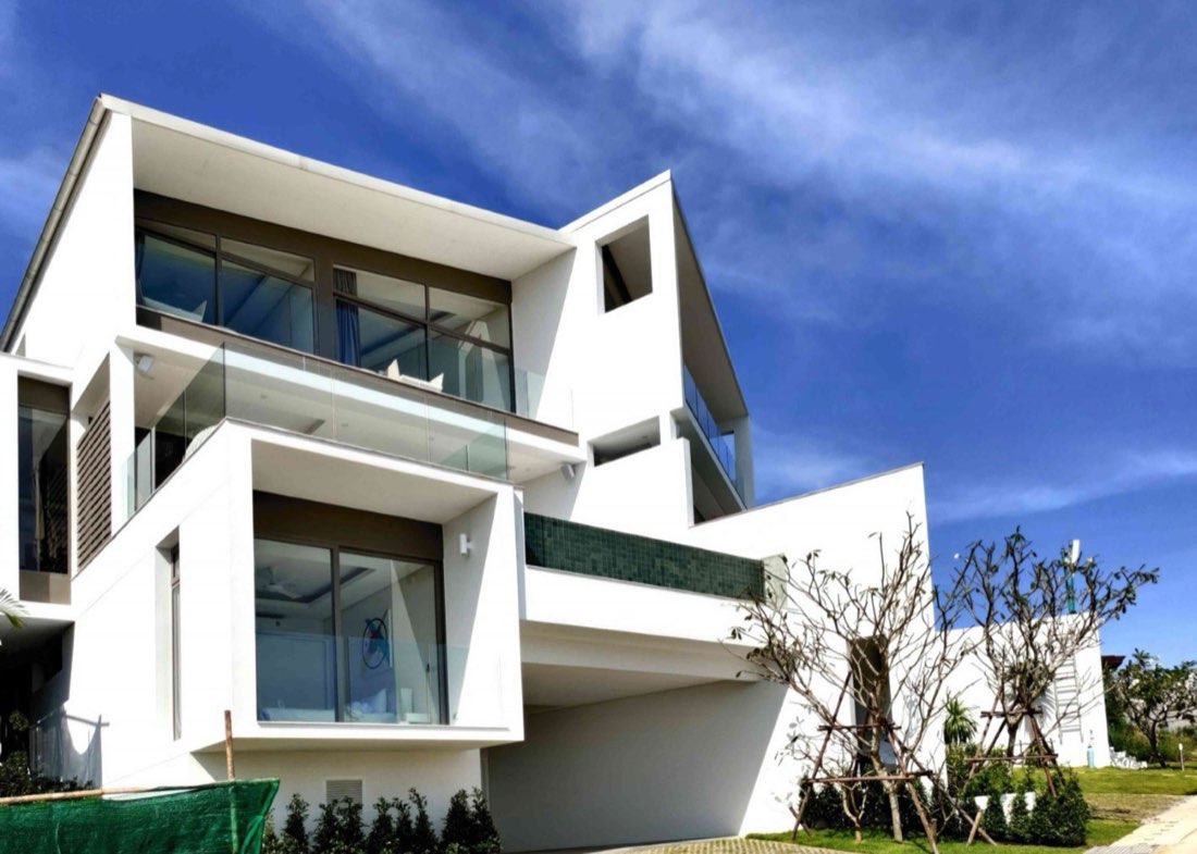 Lucrative Sea View Villa For Sale